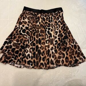 Leopard pleated skirt size XS